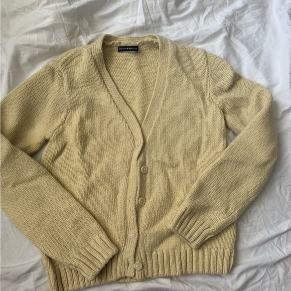 Brandy Melville Sweaters - Brandy Melville Never used cardigan